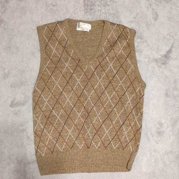 London Fog Men's Brown Argyle V-Neck Sweater Vest - Picture 1 of 1